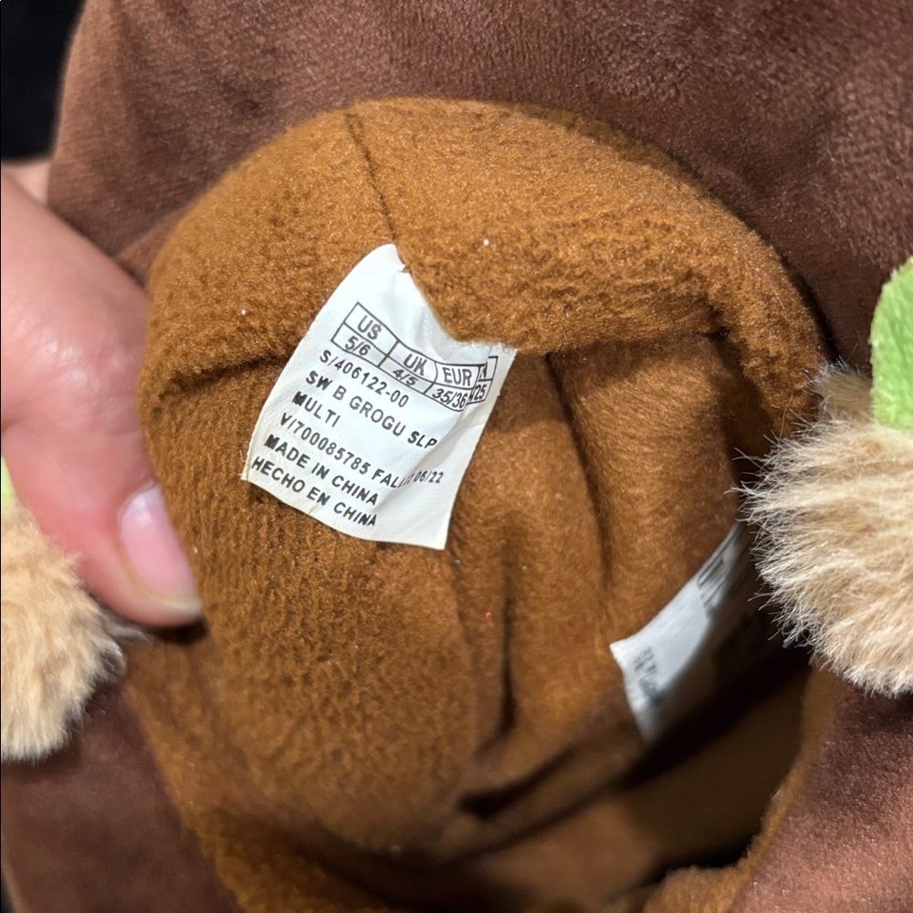 GAP Brown Star Wars Slippers - Picture 4 of 9
